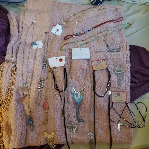 Jewelry - Lot of 15+ chokers and pendants!